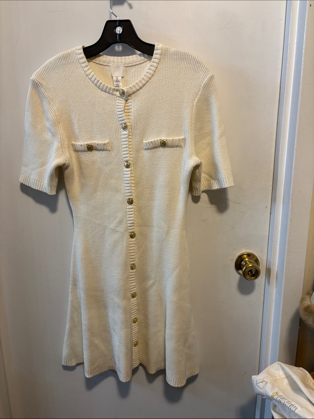 H&M Cream Ribbed Crew Sweater with Decorative Button
